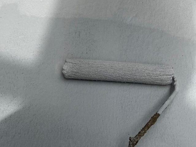 姫路市でベランダ土間に防水トップコート塗布